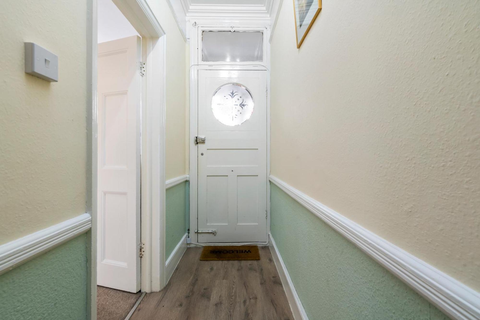 Modern 3 Bedroom Apartment In Wimbeldon Park London Exteriör bild