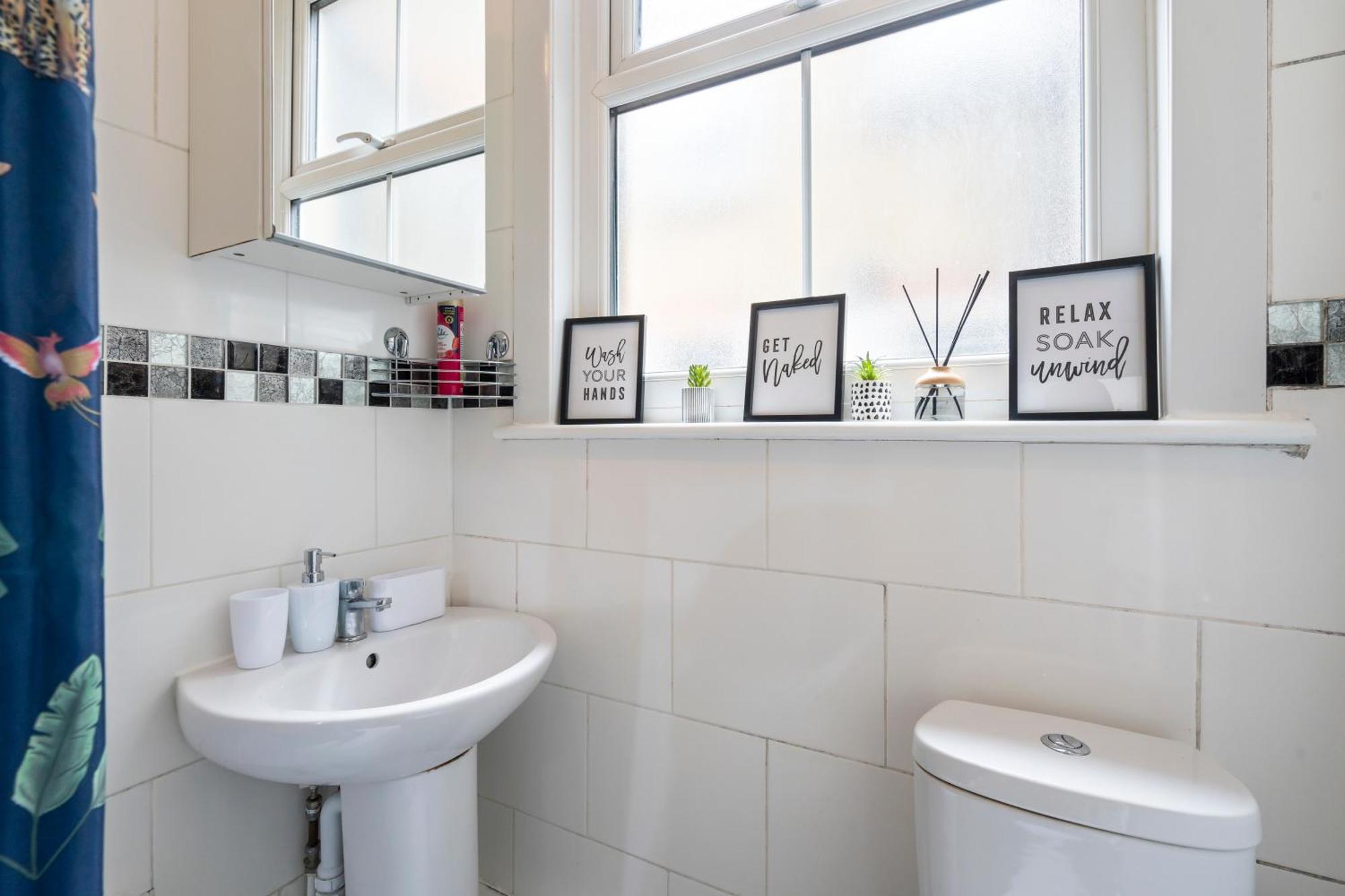 Modern 3 Bedroom Apartment In Wimbeldon Park London Exteriör bild