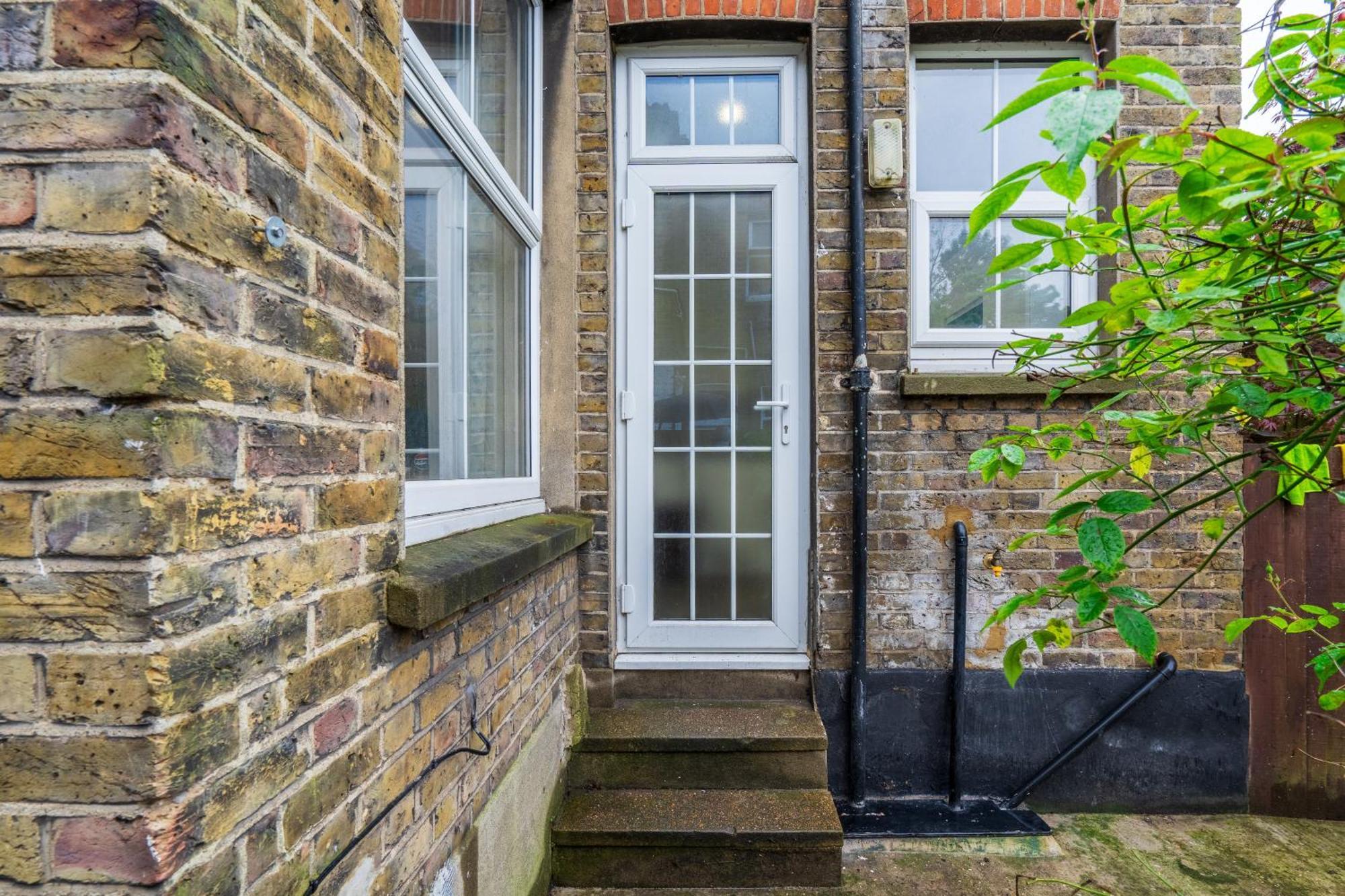 Modern 3 Bedroom Apartment In Wimbeldon Park London Exteriör bild